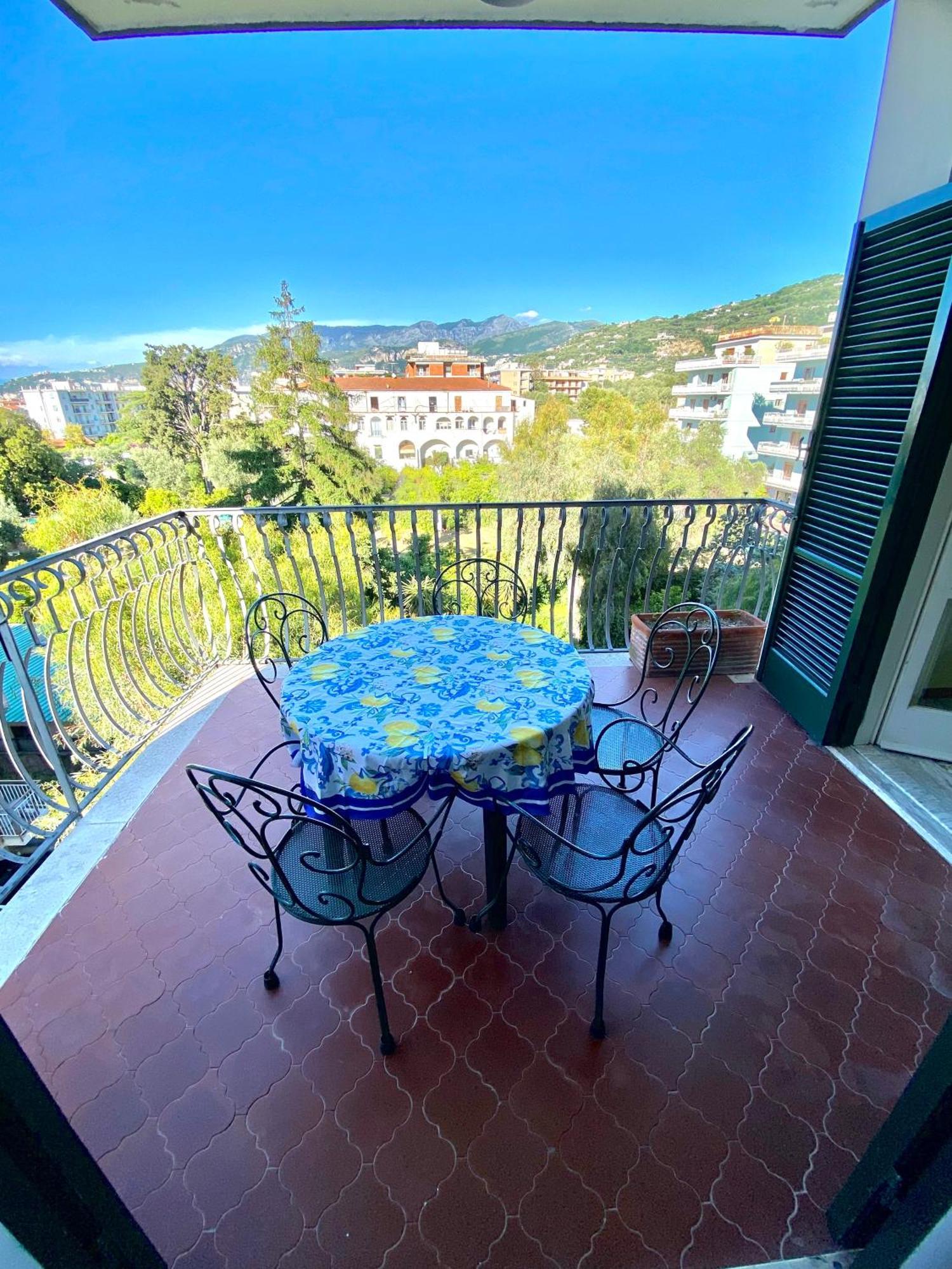 Casa Mar - Elegant Apartment With Pool And Panoramic Terrace In The Heart Of سورينتو المظهر الخارجي الصورة